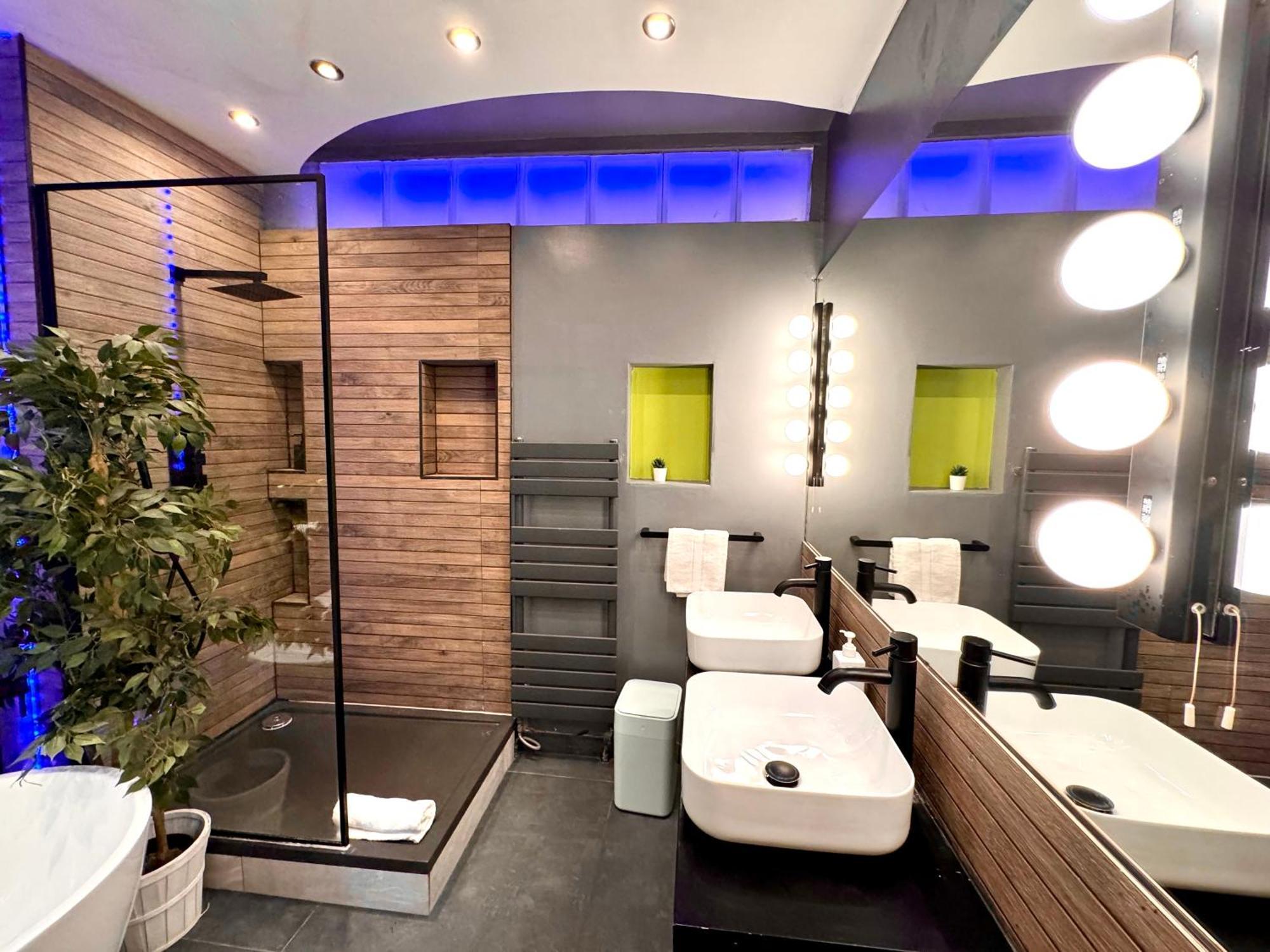 Appartamento One Hyde Park By Wild Londra