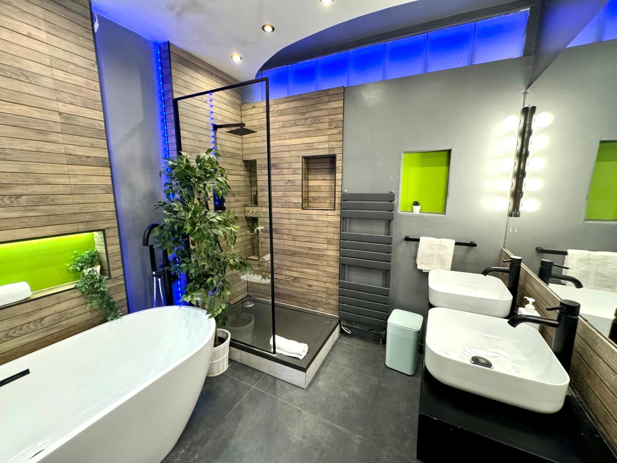 One Hyde Park By Wild *