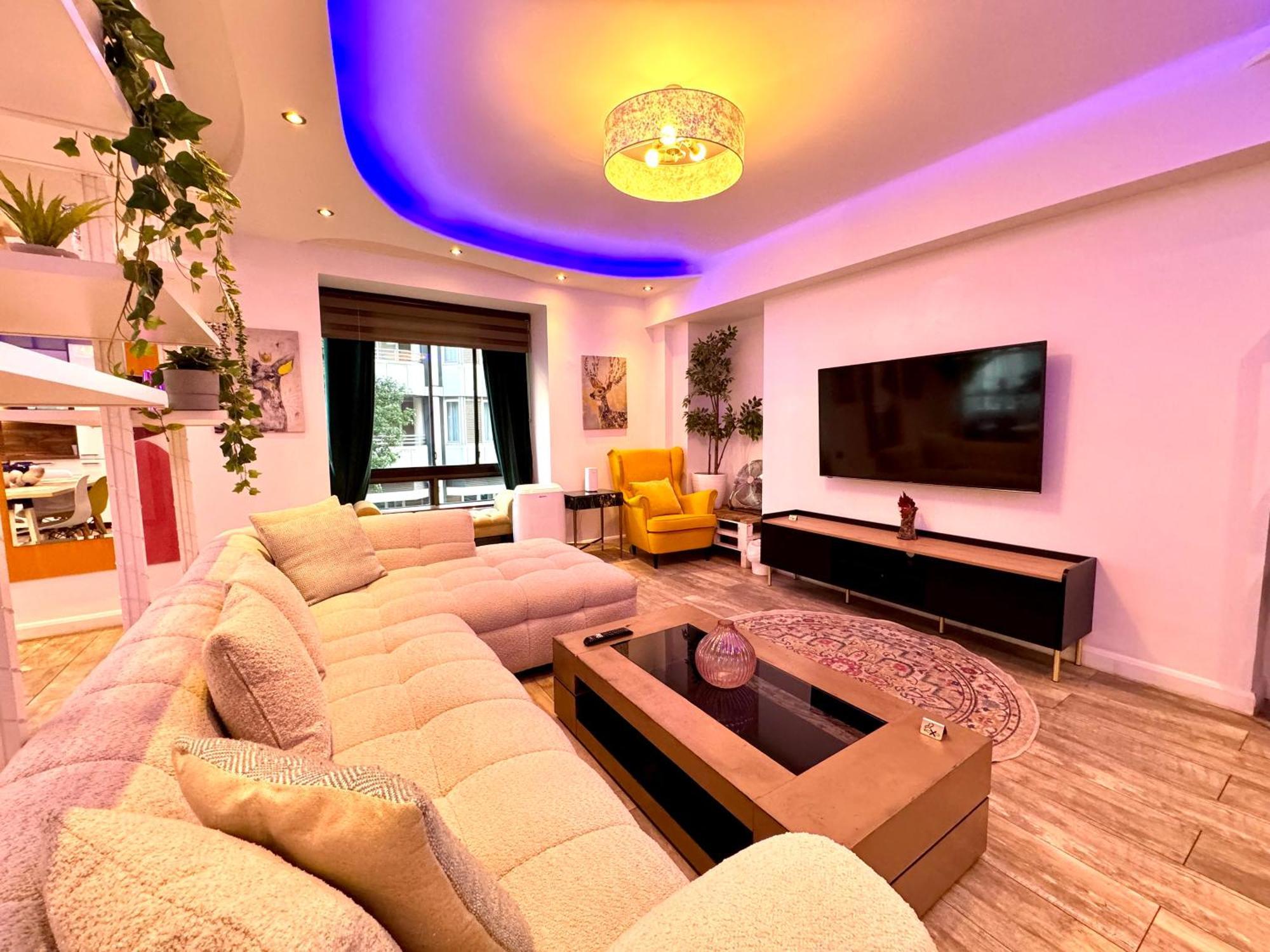 One Hyde Park By Wild Apartment *